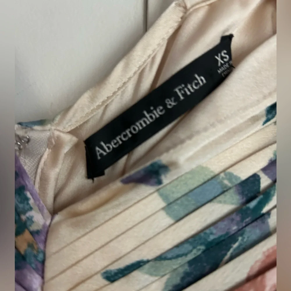 Abercrombie & Fitch Giselle Pleated Cutout Maxi Dress